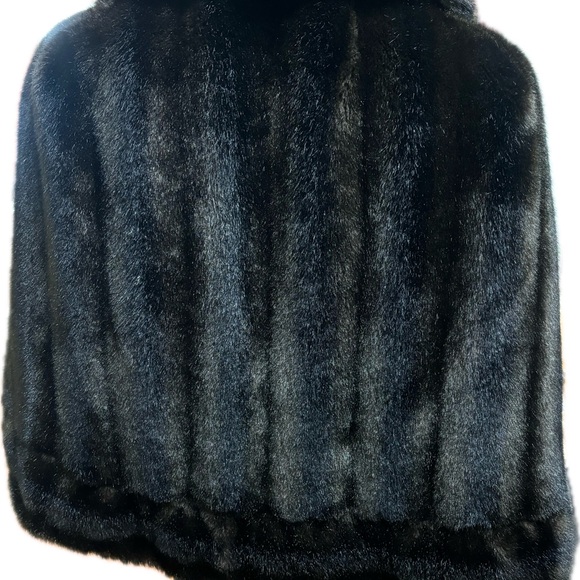 Vintage Elite Tissavel Cape/Cloak (France Faux Fur) Over the shoulder One Size - Picture 5 of 7